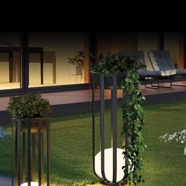 Metal Kafesli Dekoratif Saksı ve Küresel Zemin Aydınlatmaları